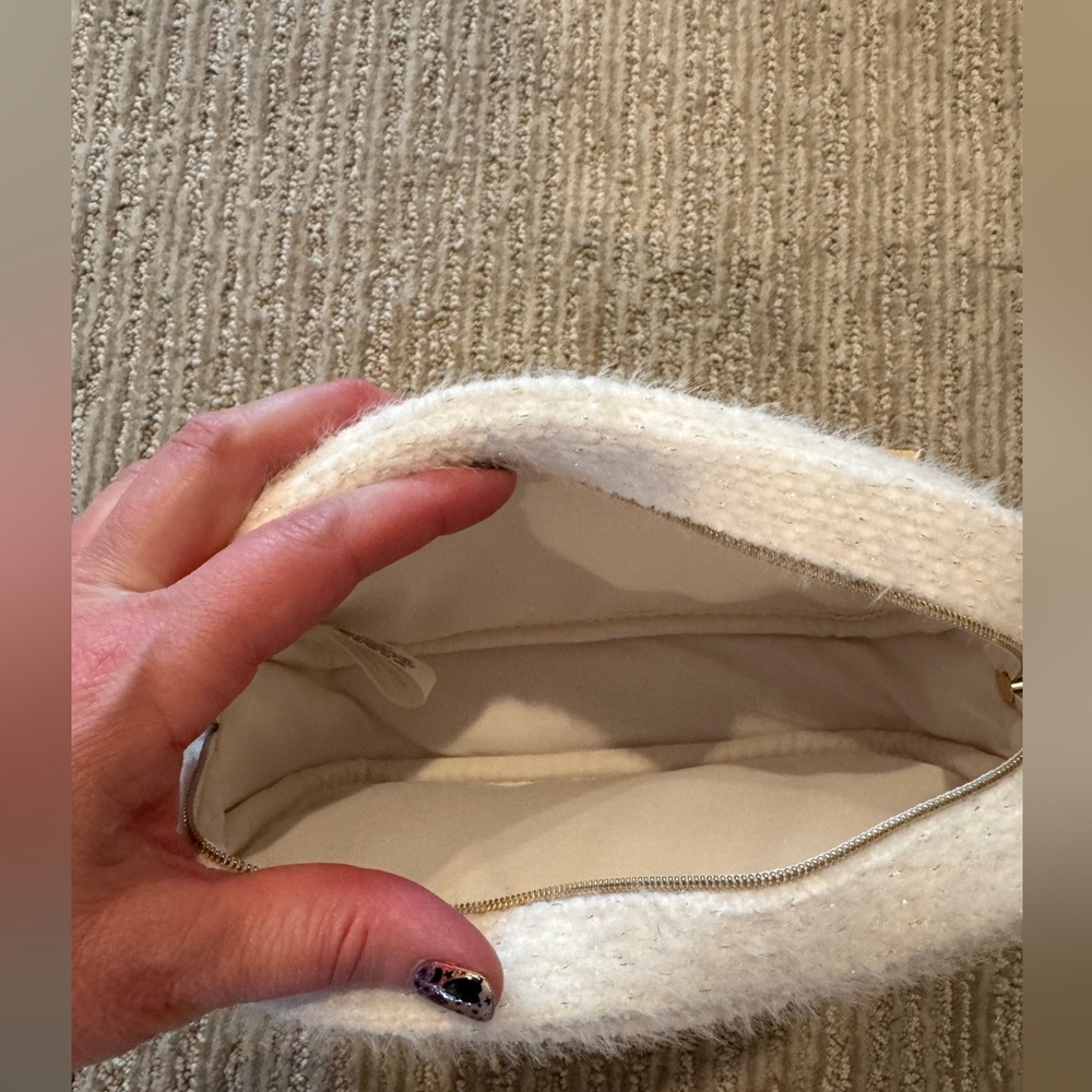 🎁 Gift-Ready Cosmetics Bag – Brand New with Box 🎁 - Picture 2 of 3